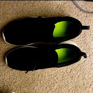 Black green white Nike roshe size 9